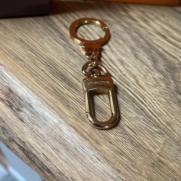 NEW Authentic Louis Vuitton Anokre Key Chain & Louis Vuitton Box Case - Picture 9 of 15
